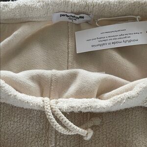 NWT perfectwhitetee fleetwood joggers size Large